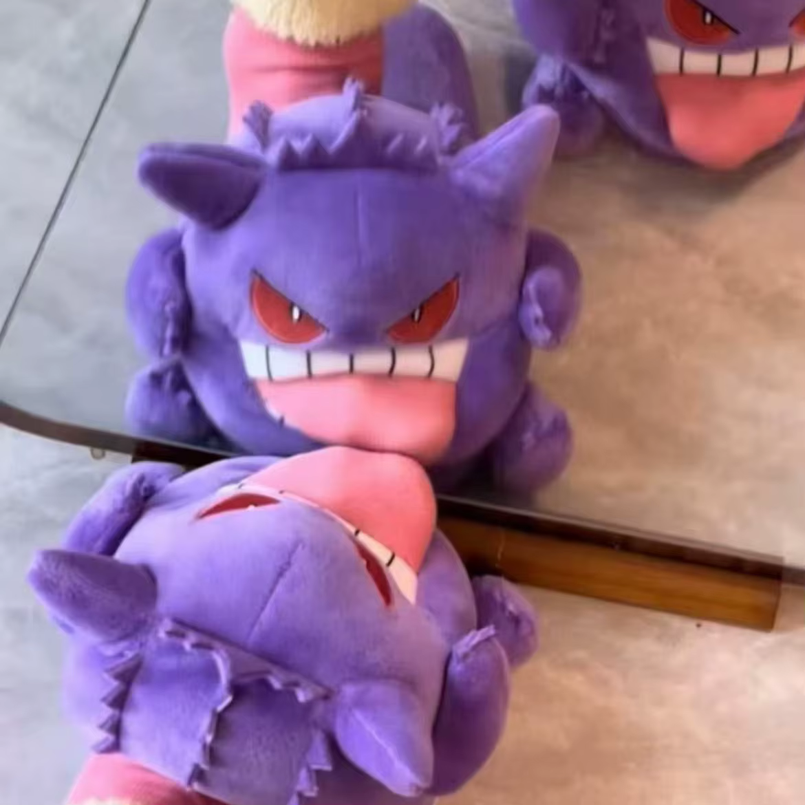 Novos Chinelos PKM Gengar com Língua de Fora, Quentes e Felpudos para o Inverno, para Uso Interno, Coleção de Calçados Divertidos e Fofos, Presentes e Brinquedos